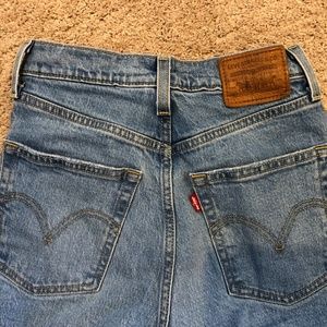 Levi’s Ribcage Straight Jeans size 25